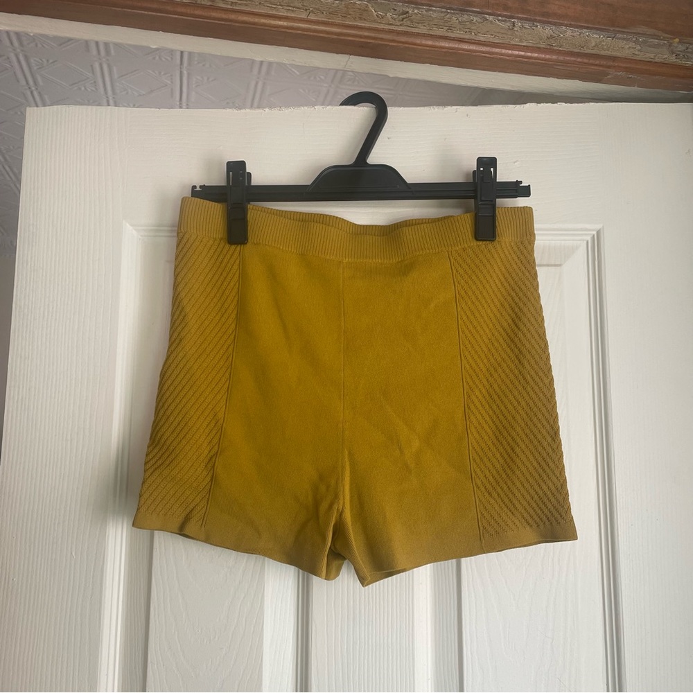 NWT COS KNIT SHORTS